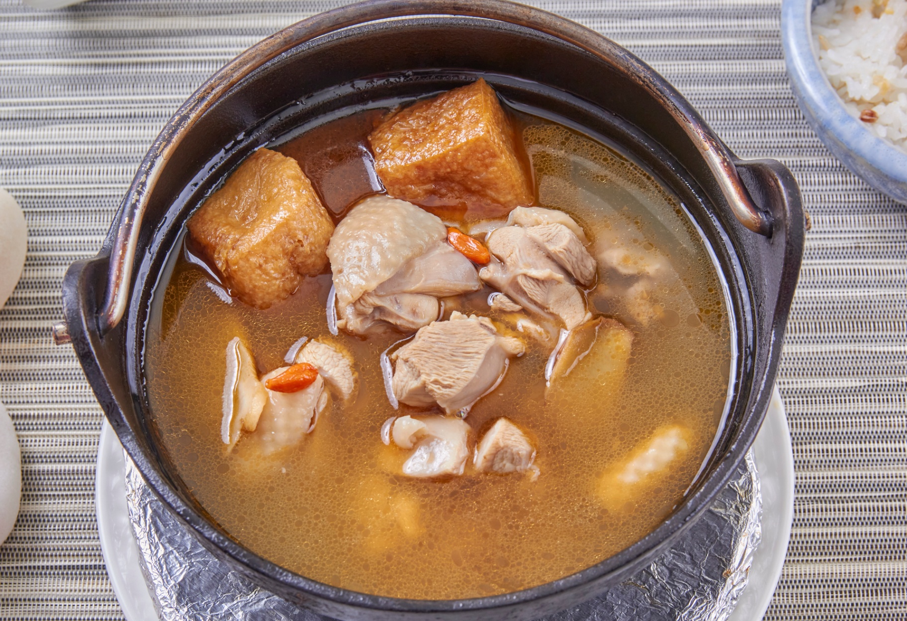 黃金豆包麻油雞湯